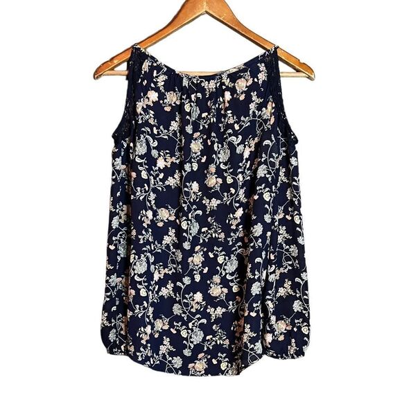 3 for $30! Como black floral cold shoulder top - Picture 4 of 8